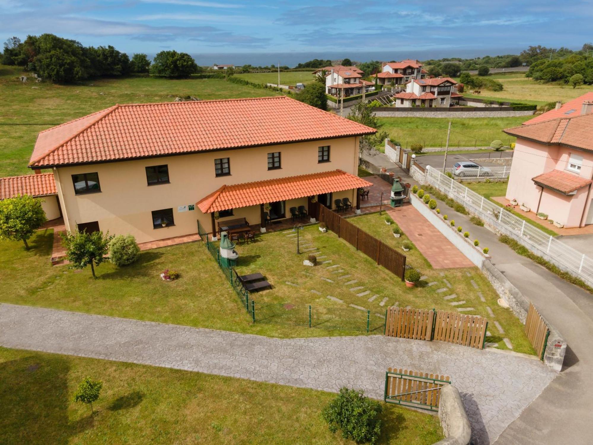 Apartamentos El Acebo Naves  ภายนอก รูปภาพ